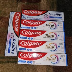 Colgate Sensitive and Total Toothpaste Set - Red and Blue